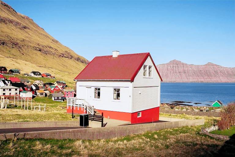 House Sandur