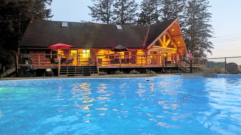 Chalet Harrison Hot Springs