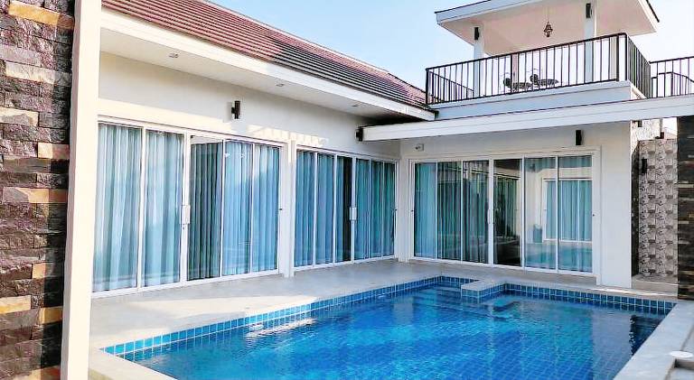 Nice villa with pool & jacuzzi | Pets are welcome in Phetchaburi