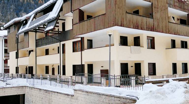 Beautiful holiday apartment | Ski nearby | Dogs allowed in Canazei