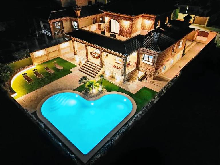 Villa Layos