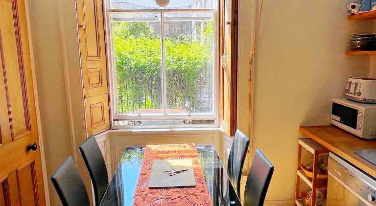 Apartment with garden in Edinburgh