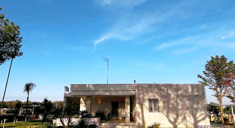 Vacation home with pool — photo 4