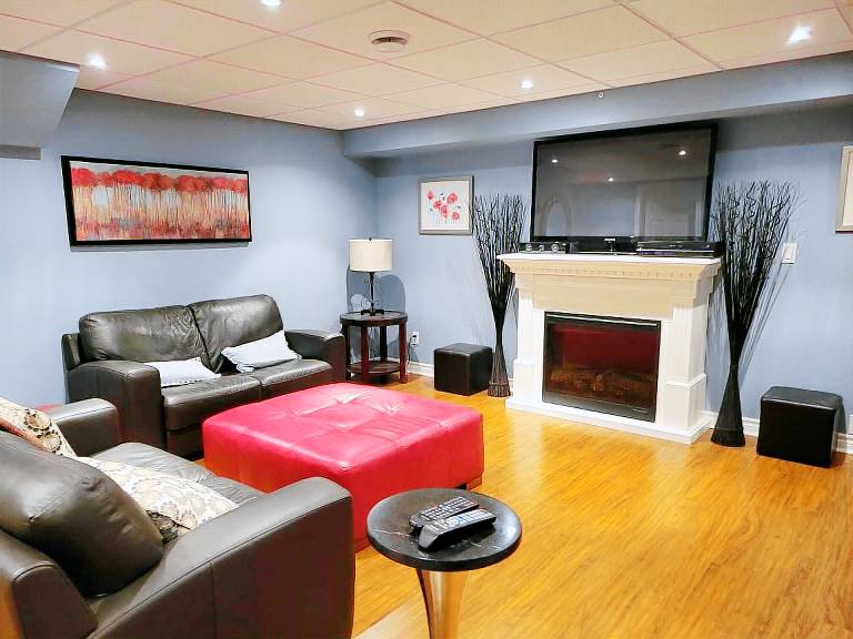 House Oshawa