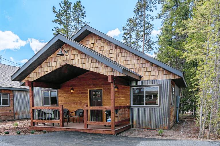 Cabin West Yellowstone