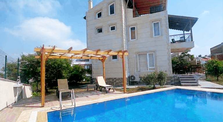 Villa with pool in Antalya