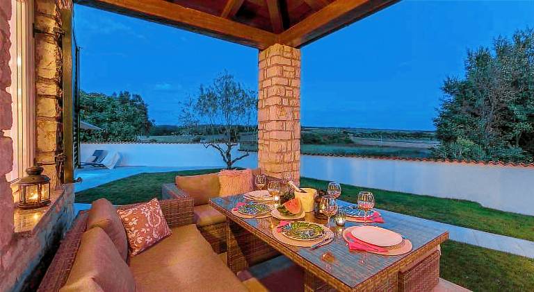 Villa with pool — photo 3
