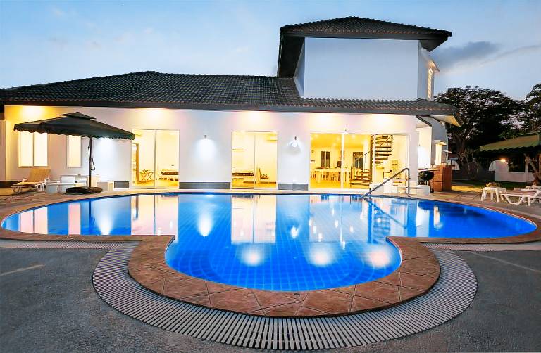 425 m² Villa