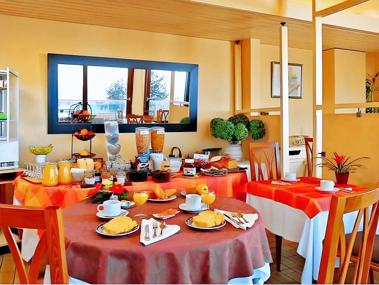Logis Hotel de la Bruyere — photo 4