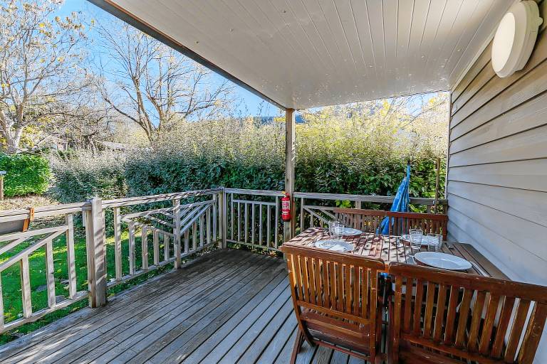 Wonderful mobile home with yard, terrace & pool | Mountain view | Pets allowed in Foix