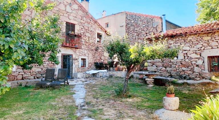 House with 3 rooms for 9 persons in Ávila