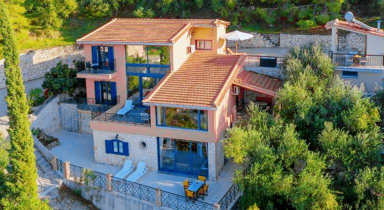 Villa with 2 rooms for 4 persons — photo 5