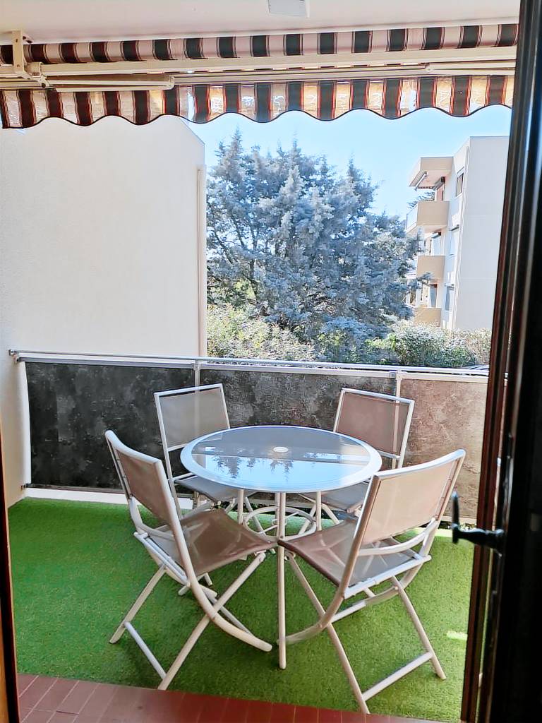 Nice rental apartment | Mountain view | Beach nearby | Pets are welcome in Le Lavandou