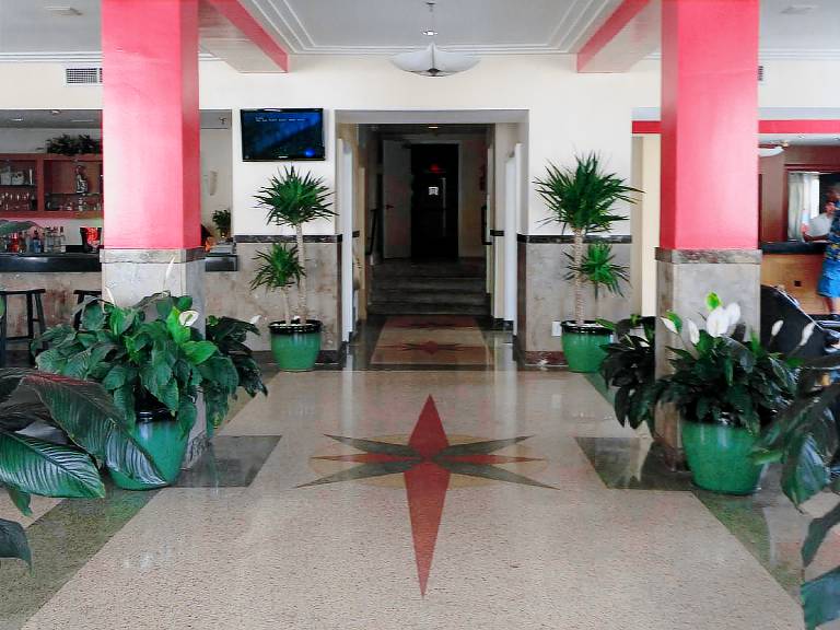 La Flora Hotel — photo 3