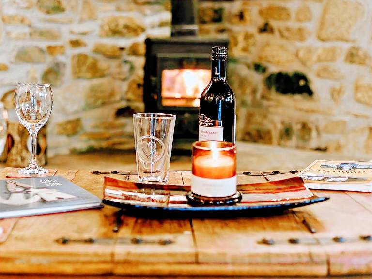 Charming cottage with barbecue, hot tub & patio | Pets are welcome — photo 5
