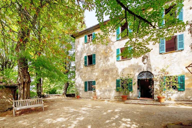 Ancient villa with outbuilding and private pool-Villa Bagnolo in Cortona