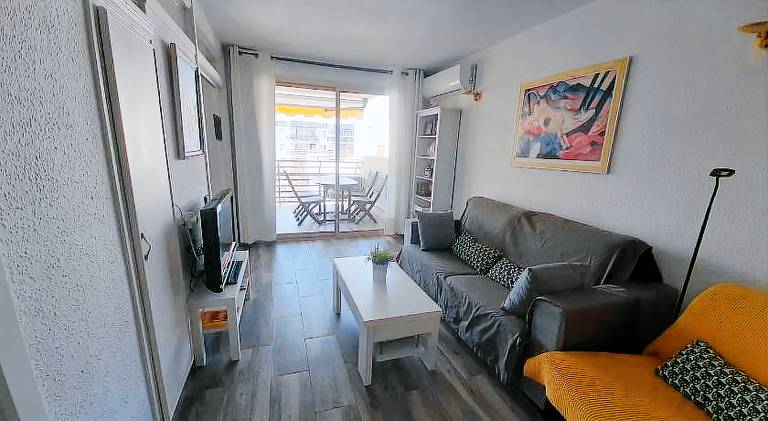 Holiday apartment with pool & patio — photo 2