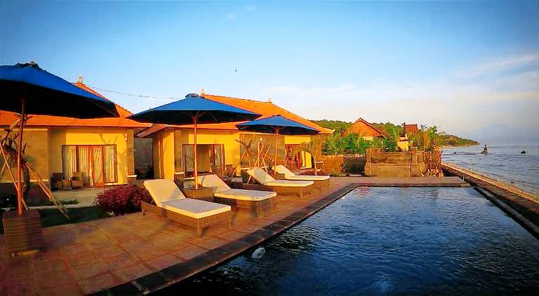 Cave Beach Bungalow in Penida Island