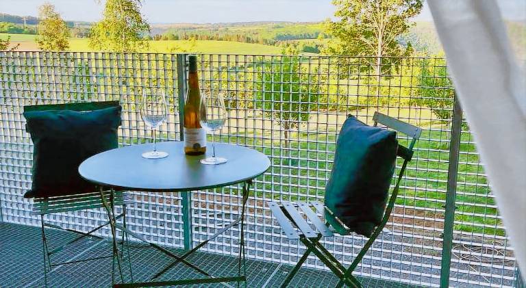 Apartment with grill, yard & terrace — photo 3