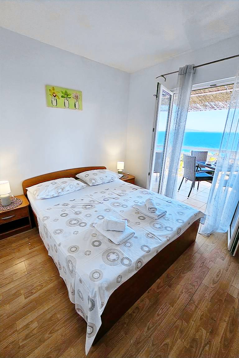 Two bedroom apartment with terrace and sea view Ivan Dolac, Hvar (A-12644-a) — photo 5