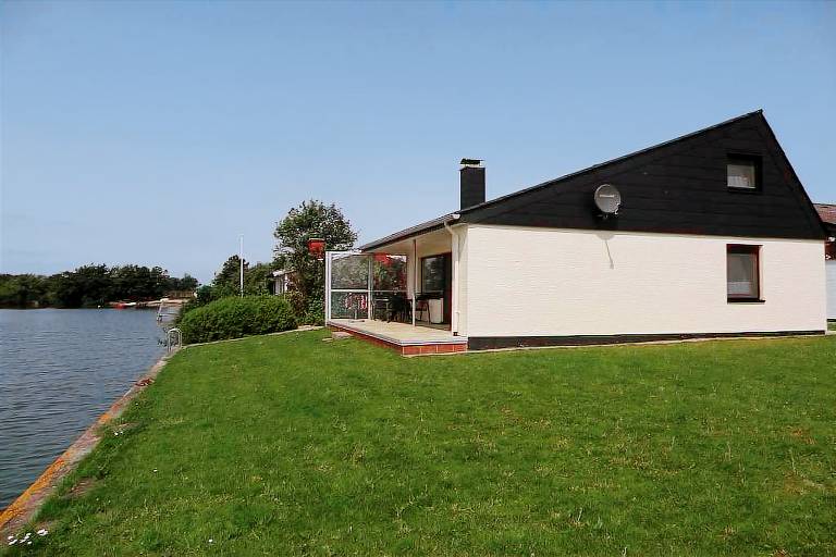 House with garden, terrace & BBQ — photo 3