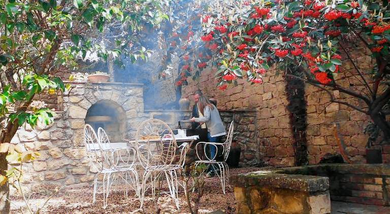 House with BBQ, yard & terrace in Lleida