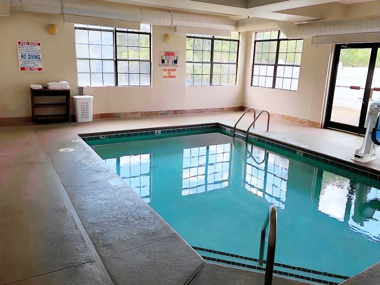 Wingate by Wyndham High Point Greensboro Airport S — photo 4