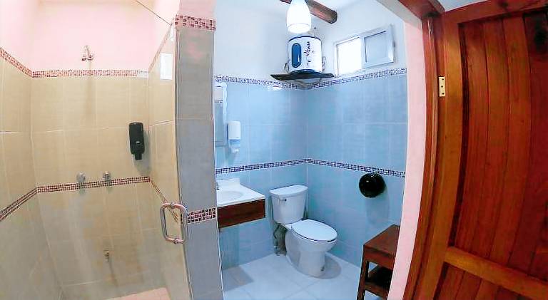 Serviced apartment with yard & terrace — photo 4
