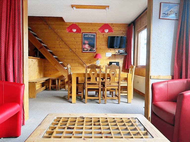 Duplex Apartment in Meribel Mottaret with Mountain Views, Near the Slopes — photo 5