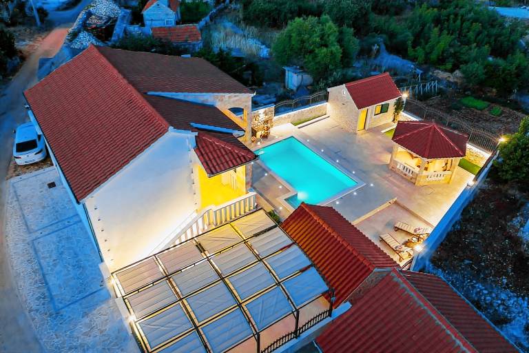 Children-friendly villa with barbecue, patio & private pool | Mountain view | Pets are welcome — photo 5