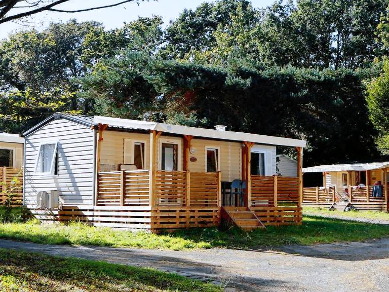 Mobile home with patio & barbeque — photo 4