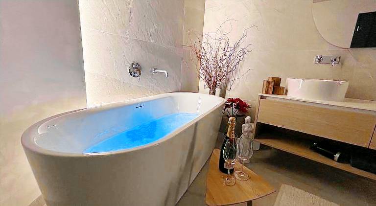 Serviced apartment with terrace, jacuzzi & sauna — photo 4