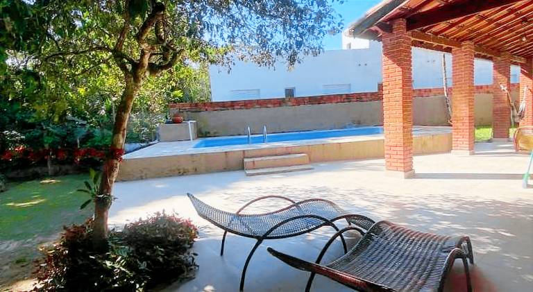 Vacation home with pool — photo 3