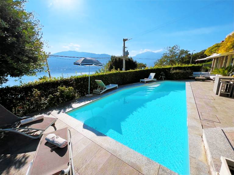 Fully equipped villa with terrace, garden & private pool | Pets are welcome — photo 3