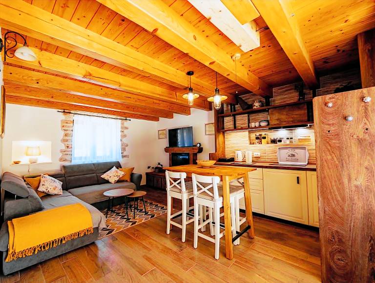 Charming vacation home with patio, pool & BBQ | Pets are welcome — photo 2