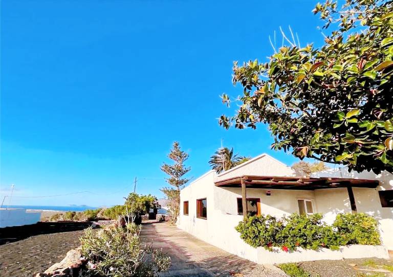 Casa Caleta de Famara