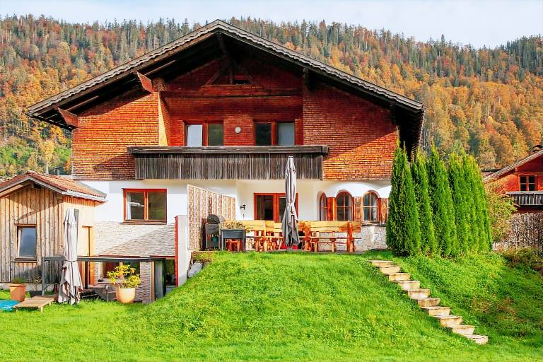 House with terrace, garden & BBQ | Garden view — photo 2