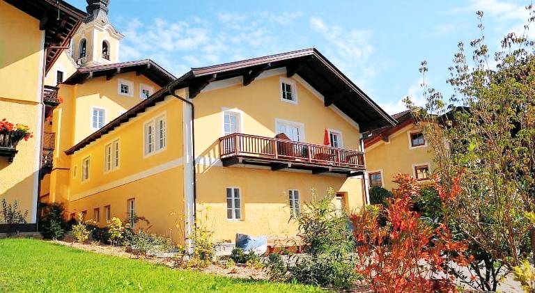 Apartment with terrace & yard in Woergl