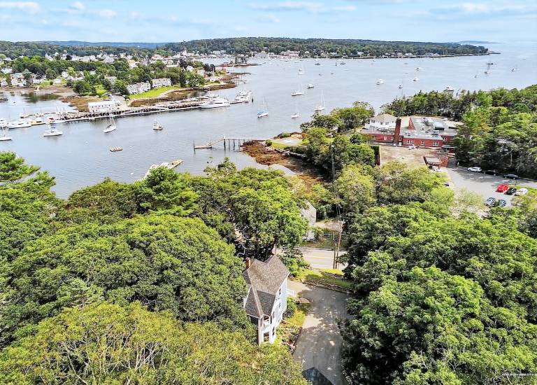 Boothbay Harbor, ME Vacation Rentals from 77 Hometogo