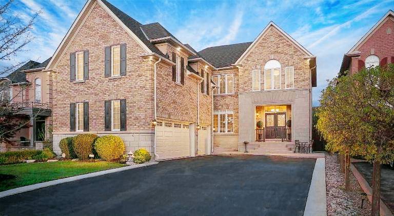 House | Pet-friendly in Brampton, ON