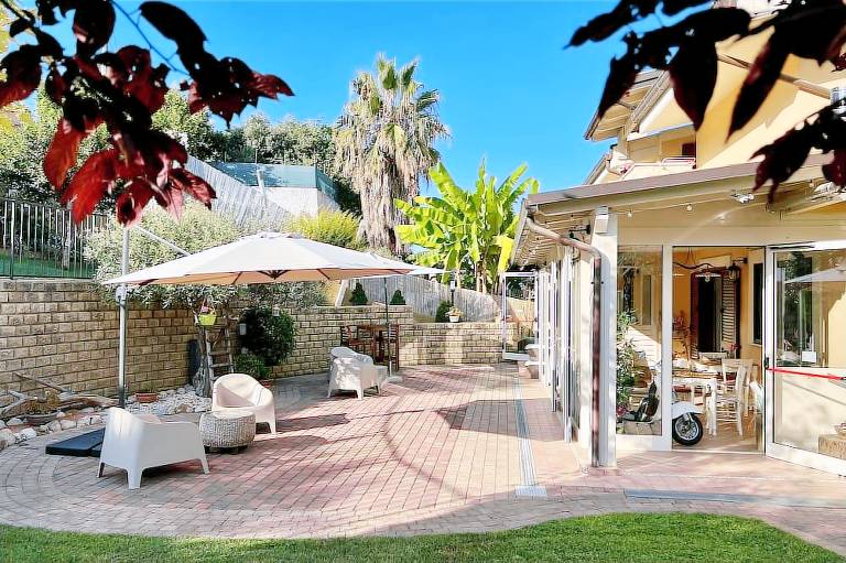 Bed & Breakfast  Pianella