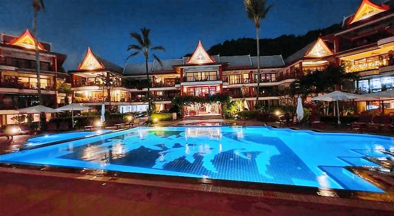 Holiday apartment with pool | Close to the beach | Pets allowed in Patong
