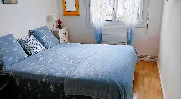 CHAMBRE CONFORTABLE, GARE, Climatisation, PARKING, WIFI, pt dejeuner compris in Perpignan