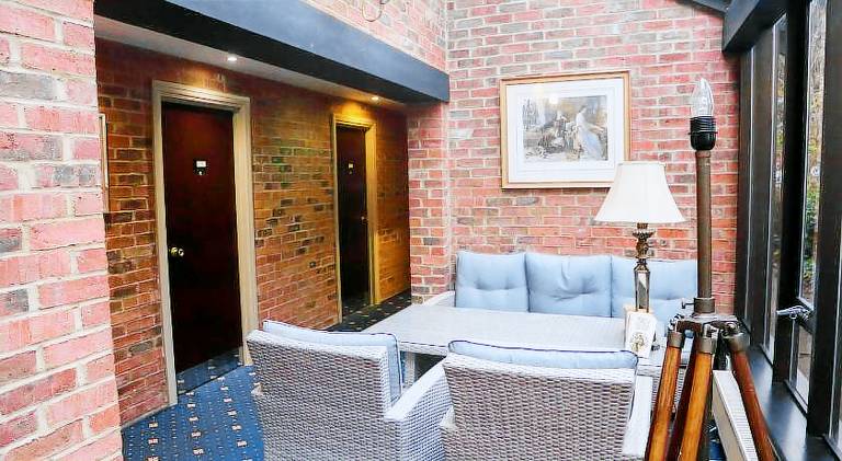 The George Hotel — photo 4