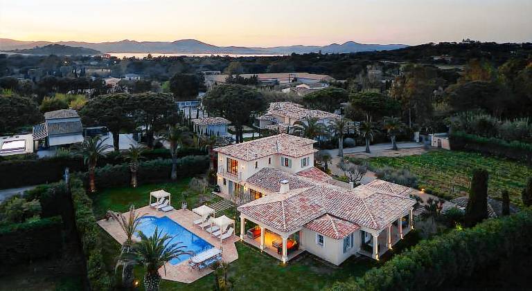 Beautiful villa with pool | Pet-friendly — photo 3