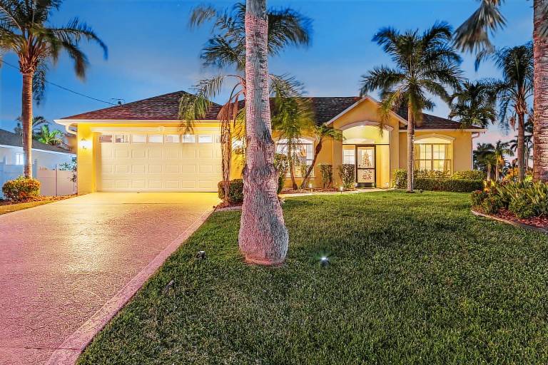 6 Mi to Coast: Cape Coral Family Home — photo 2