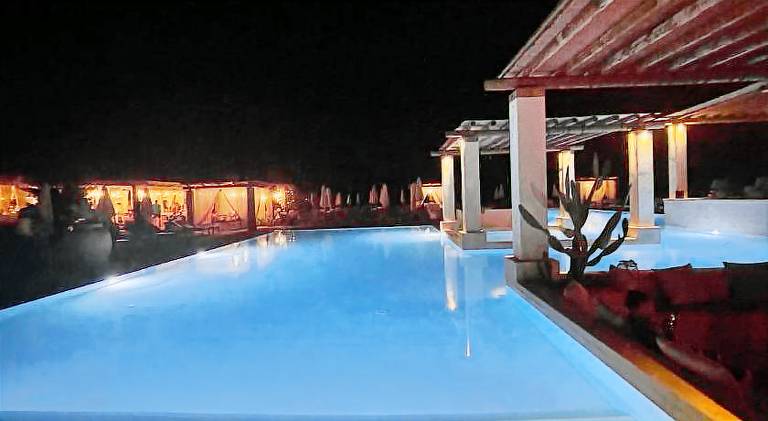Villa with pool | Perfect for remote work — photo 3