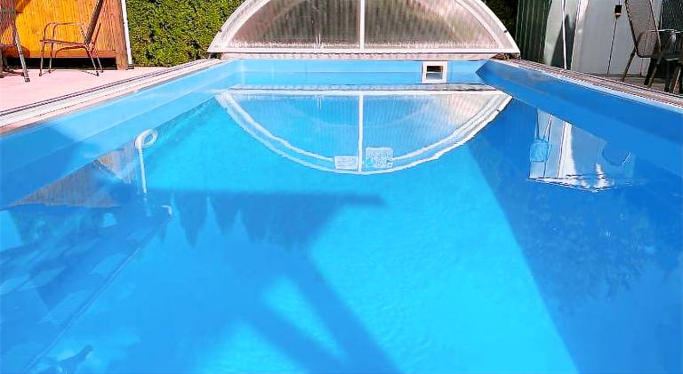 Apartment with pool — photo 4