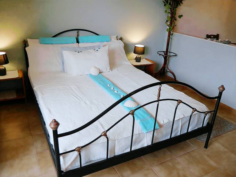 Apartment 'Helios Rhodos 2' with Private Terrace, Wi-Fi and Air Conditioning — photo 4