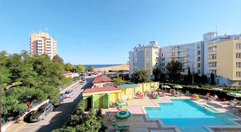 Charming holiday apartment with patio & private pool | Close to the beach | Perfect for remote work | Pet-friendly — photo 3